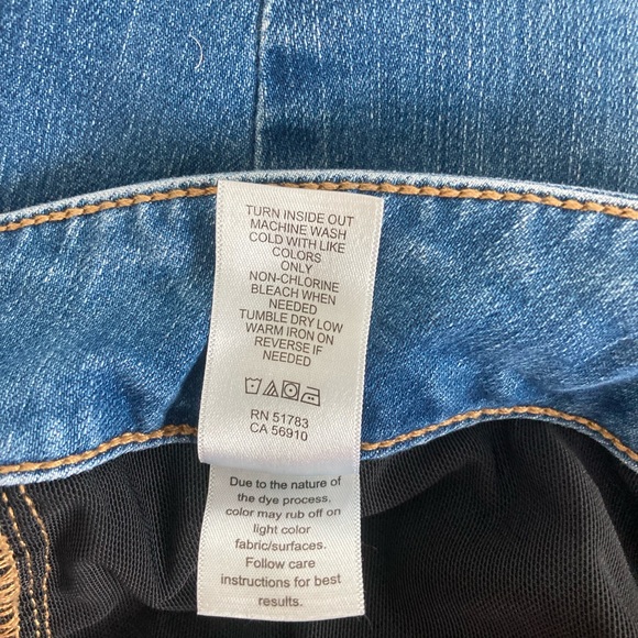 M jeans by Maurice’s Mid-Rise Bootcut Jeans. Size 18 Long - Picture 7 of 9